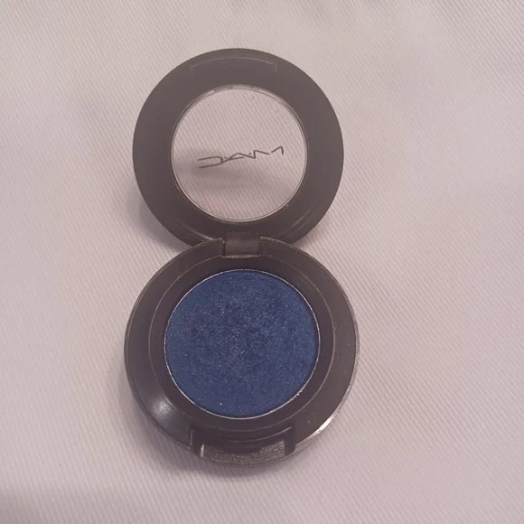 MAC IN THE SHADOWS eyeshadow Color Frost - Picture 4 of 4